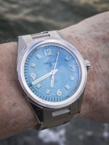 review of Halios universa from luxuru watch expert