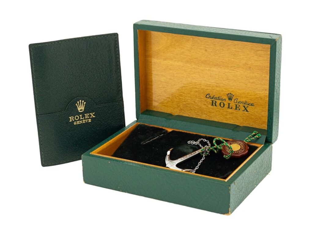 Rolex Submariner luxury packaging